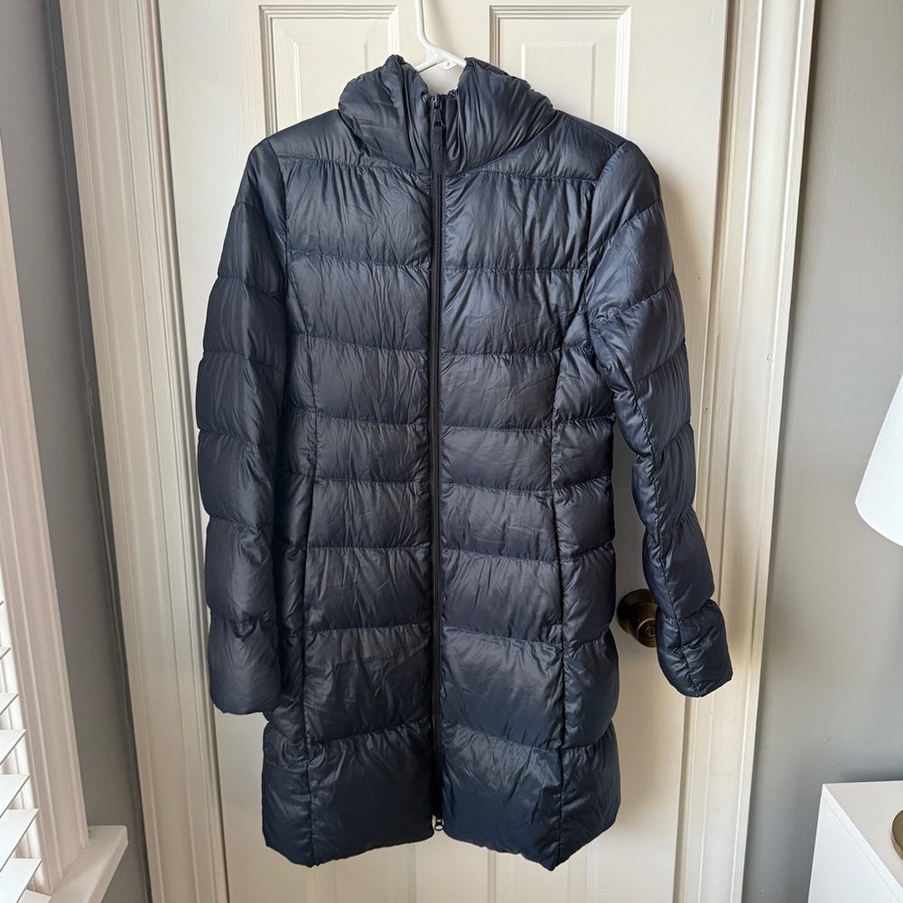 Uniqlo Hooded Ultralight Down Parka | XS